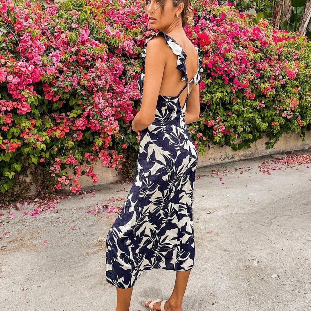 Gorgeous wedding-ready midi-dress